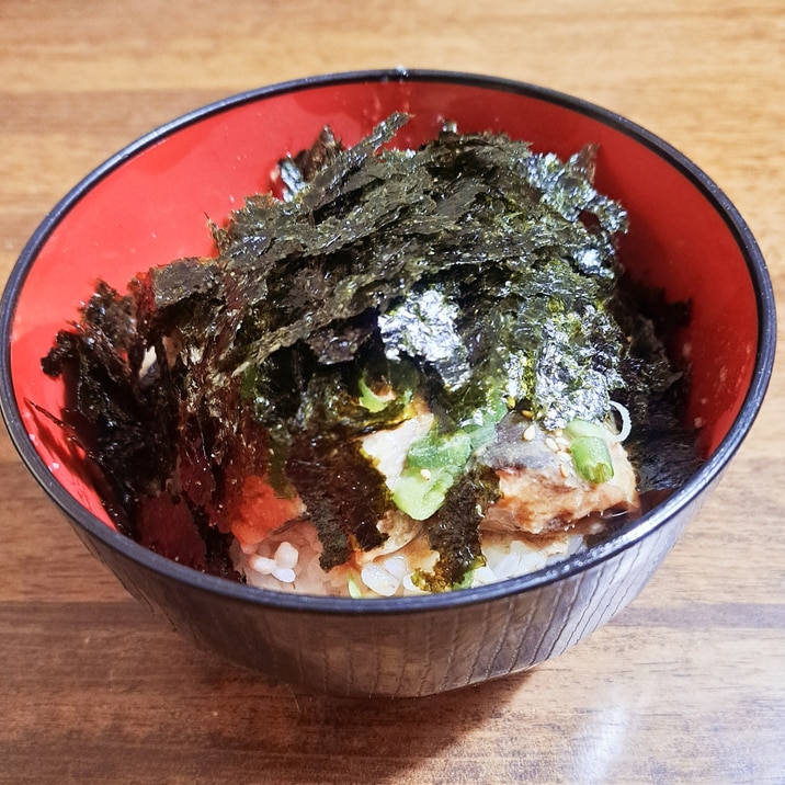 戴きます♪まで5分以内!イワシの味噌煮缶丼!!
